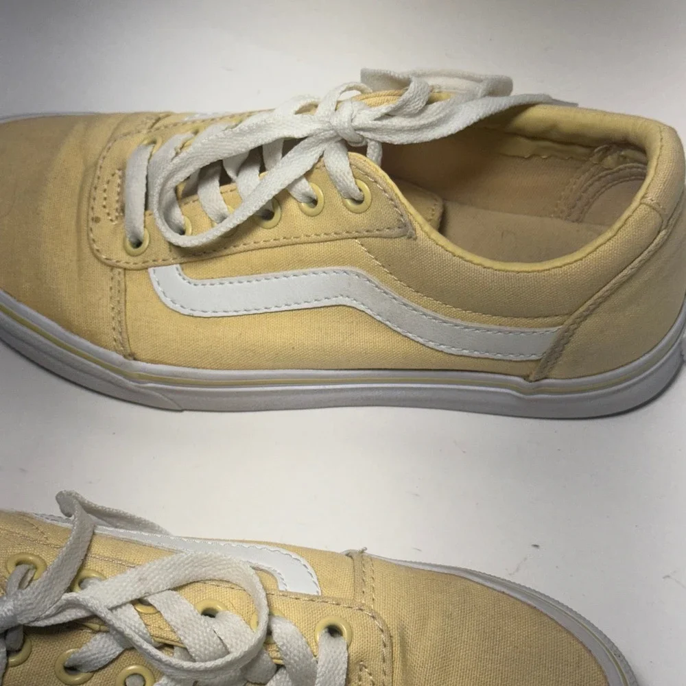 Vans Ward Low Top‎ Pale Yellow Canvas Skate Shoes Womens 7.5 500714